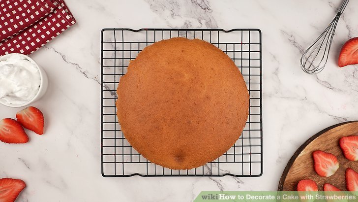 How to Decorate a Cake with Strawberries
