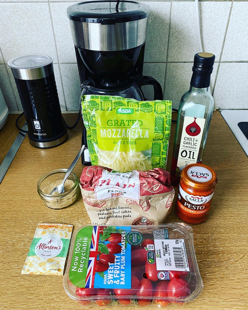 CHEESE, PESTO & TOMATO SWIRLS