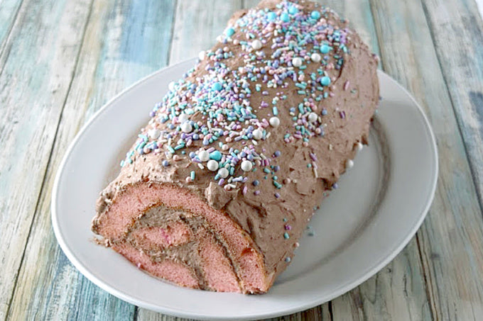 Chocolate Covered Strawberry Cake Roll #SpringSweetsWeek