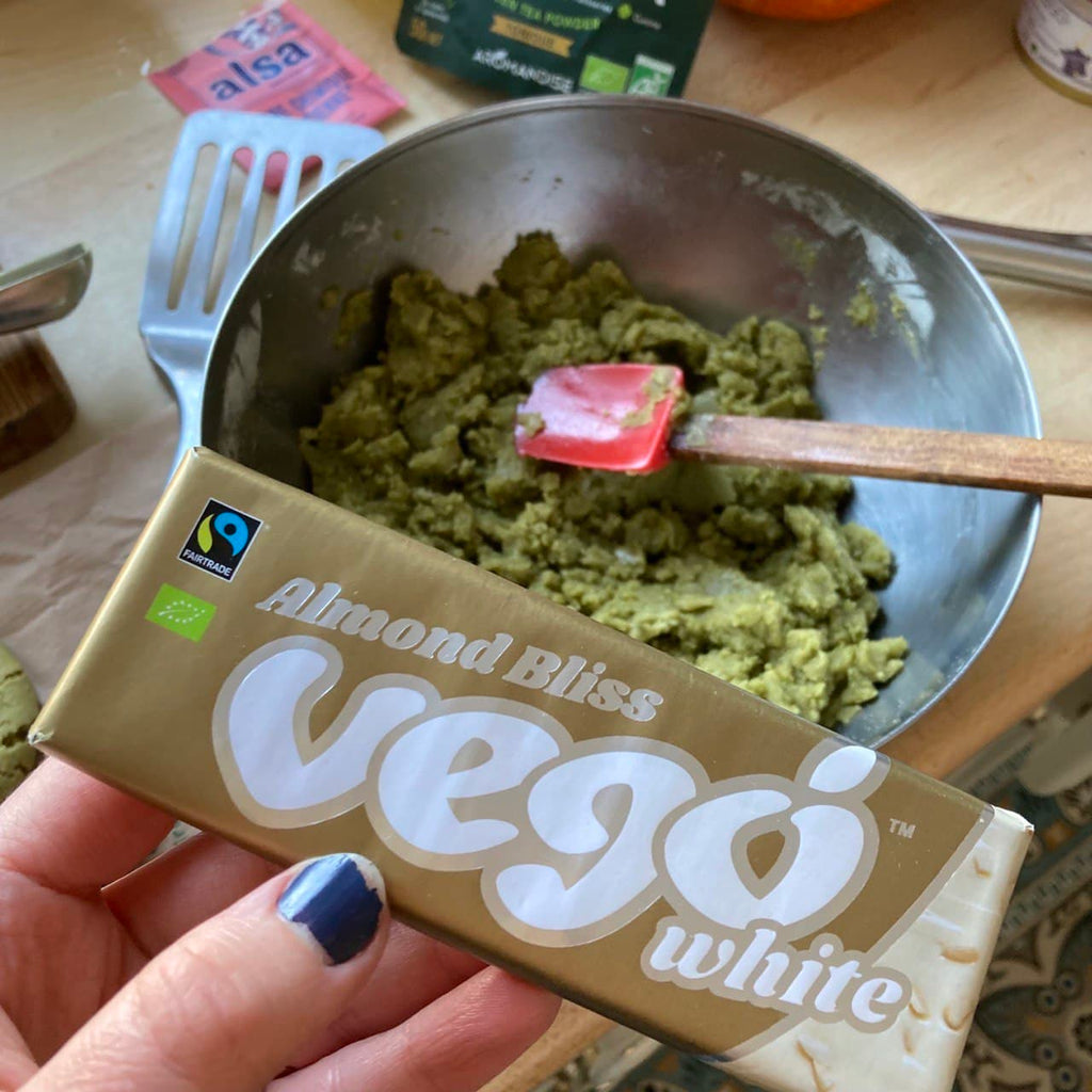 Matcha and white chocolate cookies